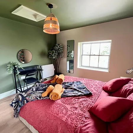 Stylish Flat With Stunning Views Apartment Worcester Exterior photo
