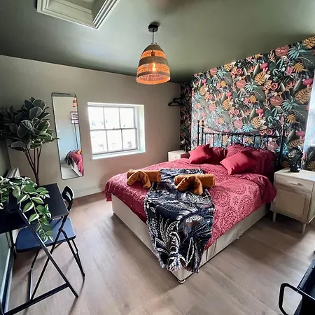 Stylish Flat With Stunning Views Apartment Worcester Exterior photo